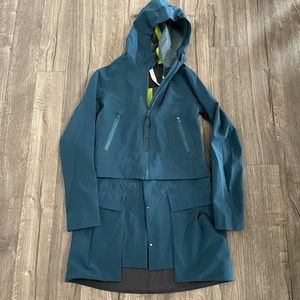Lululemon raincoat